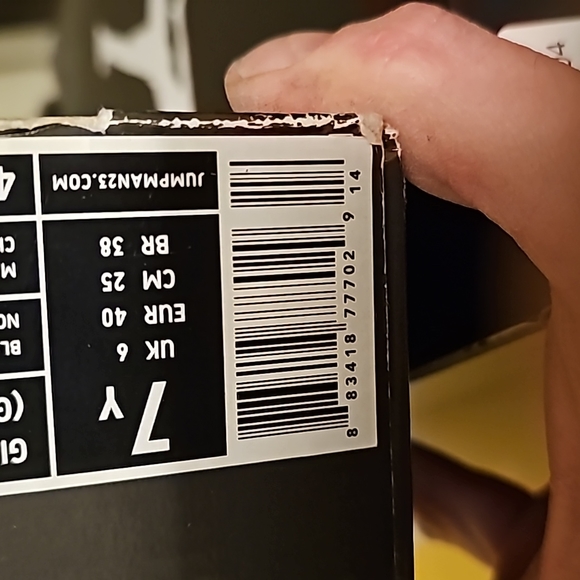 Air Jordan 13 size 7 youth - Picture 4 of 4